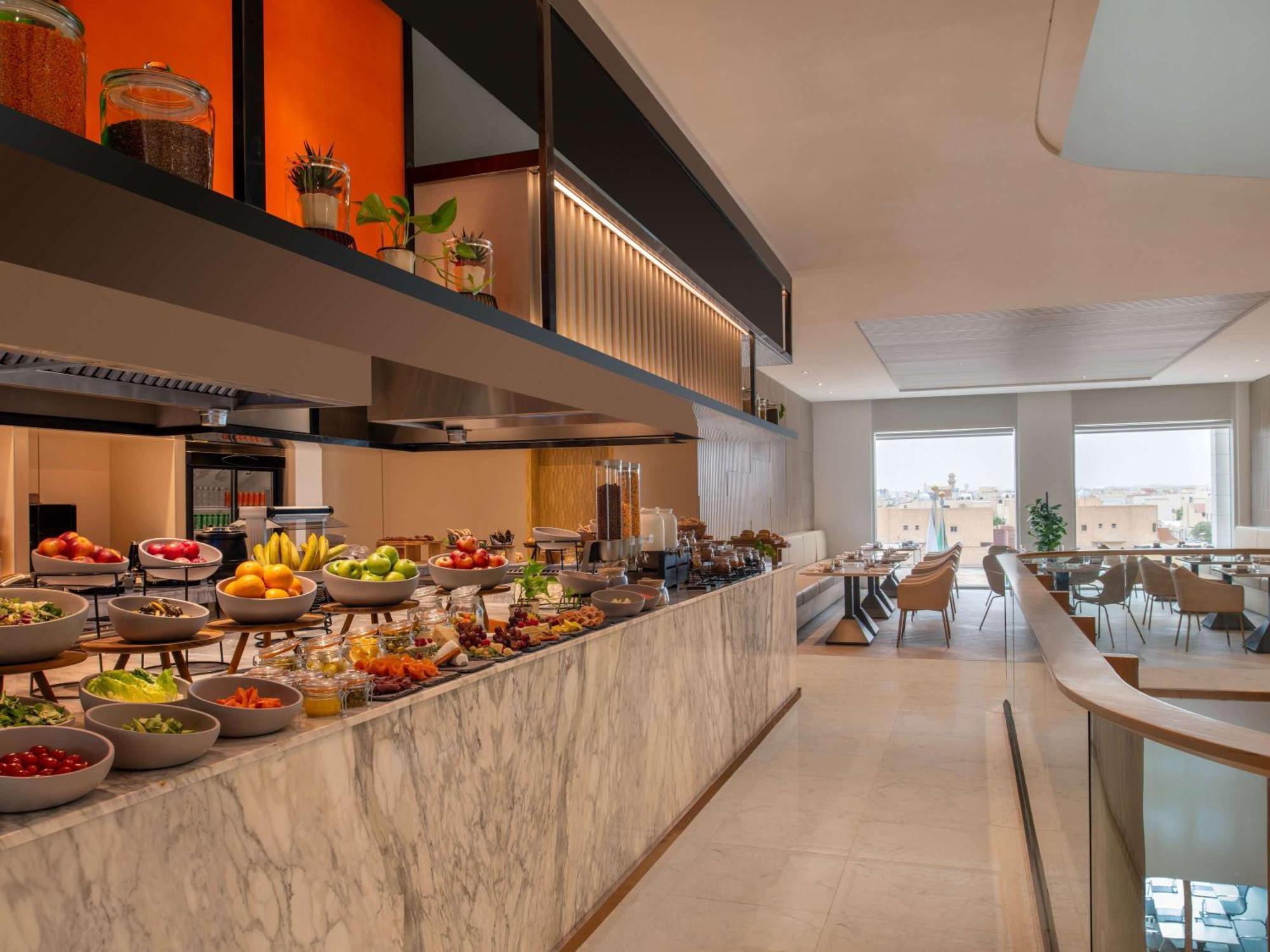 Novotel Riyadh Sahafa Exteriör bild