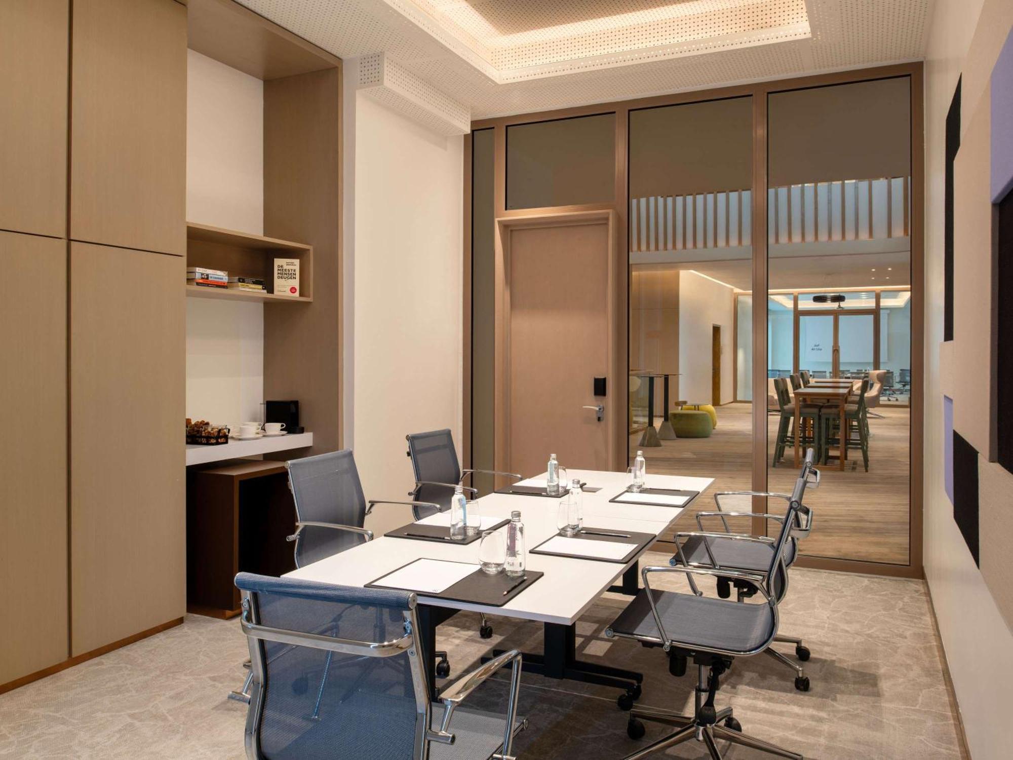 Novotel Riyadh Sahafa Exteriör bild