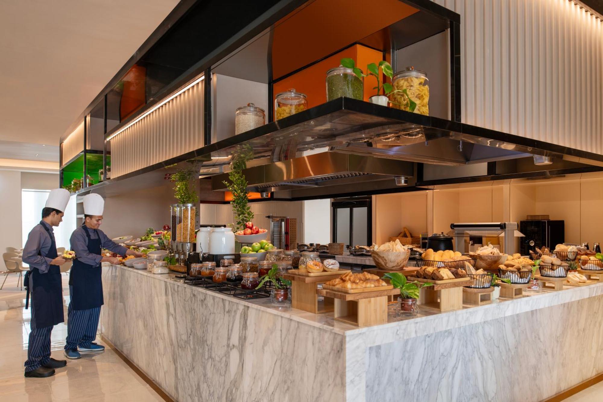Novotel Riyadh Sahafa Exteriör bild